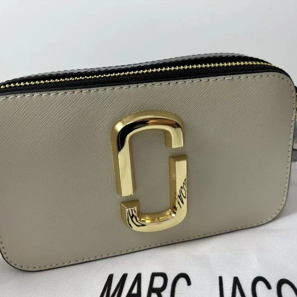 MARC JACOBS  The Mixed Media Snapshot Bag  Beige - Picture 3 of 4